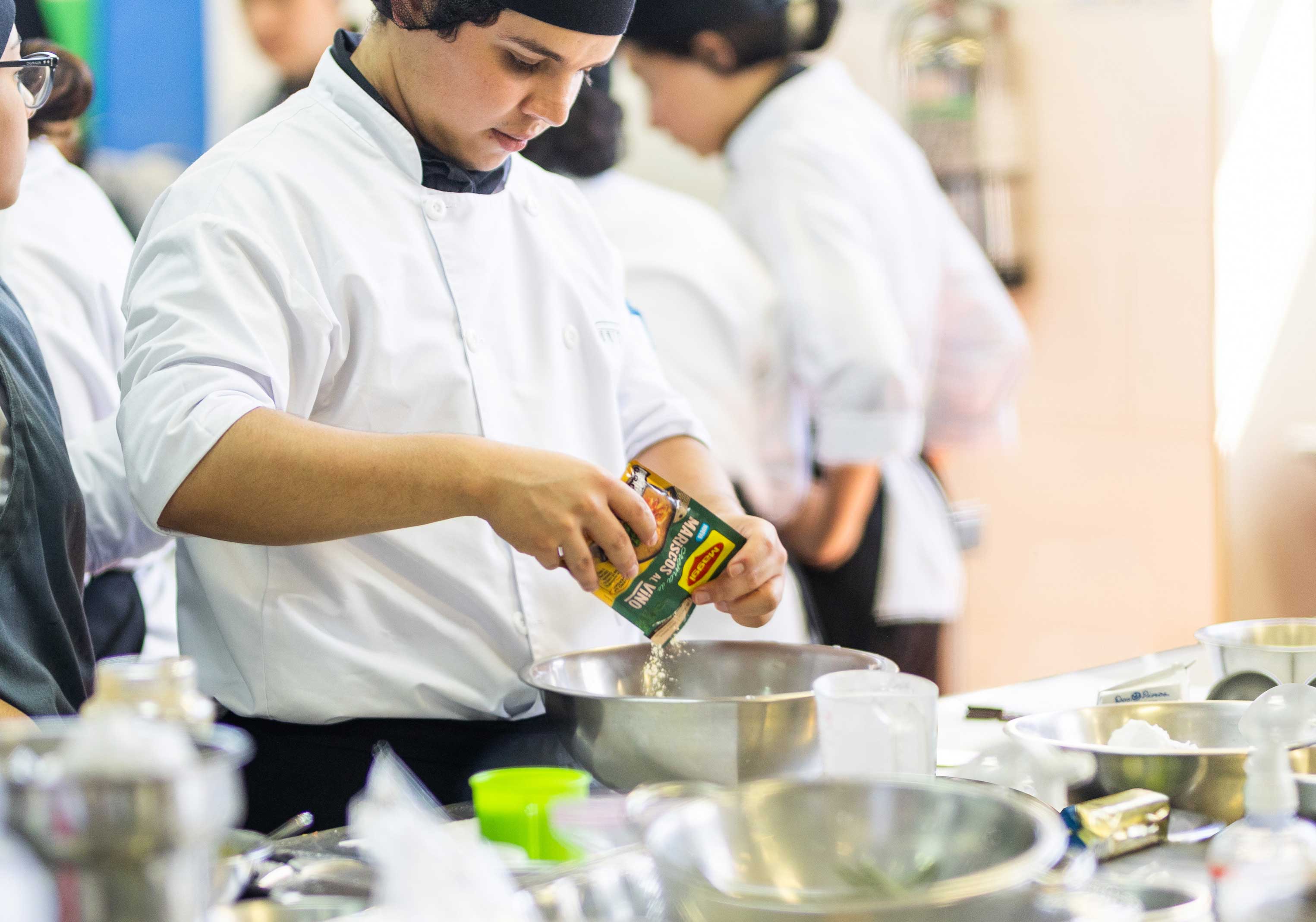 Nestl Professional Y Maggi Impulsan A J Venes Con Talento Culinario