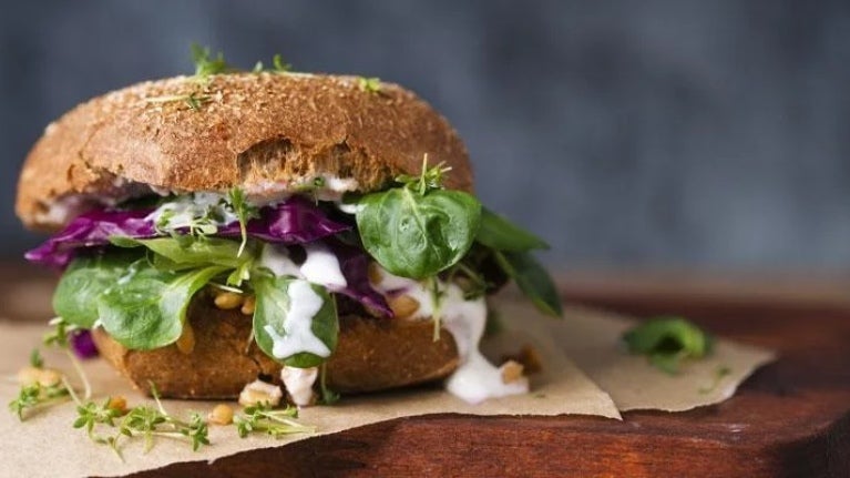 Hamburguesa con carne a base de plantas