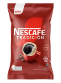 Frente de pack rojo de café instantáneo NESCAFÉ Tradición con imagen de una taza de café y granos, etiquetado 1 kg