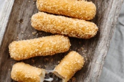 Sticks de Mozzarella elaborado con MAGGI® Puré de Papa